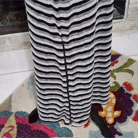 Doe and Rae get and black striped knit maxi dress‎ size medium - Picture 2 of 7